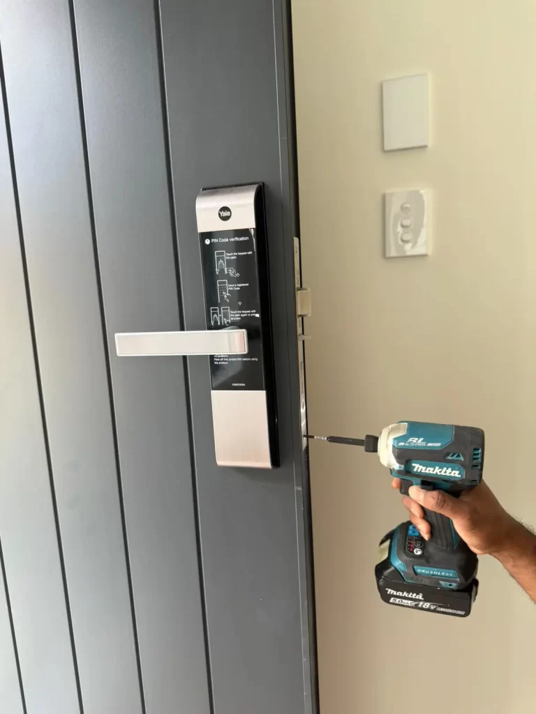 door-repairs-gimg11